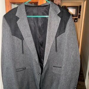 Elegant Two-Tone Men's Blazer